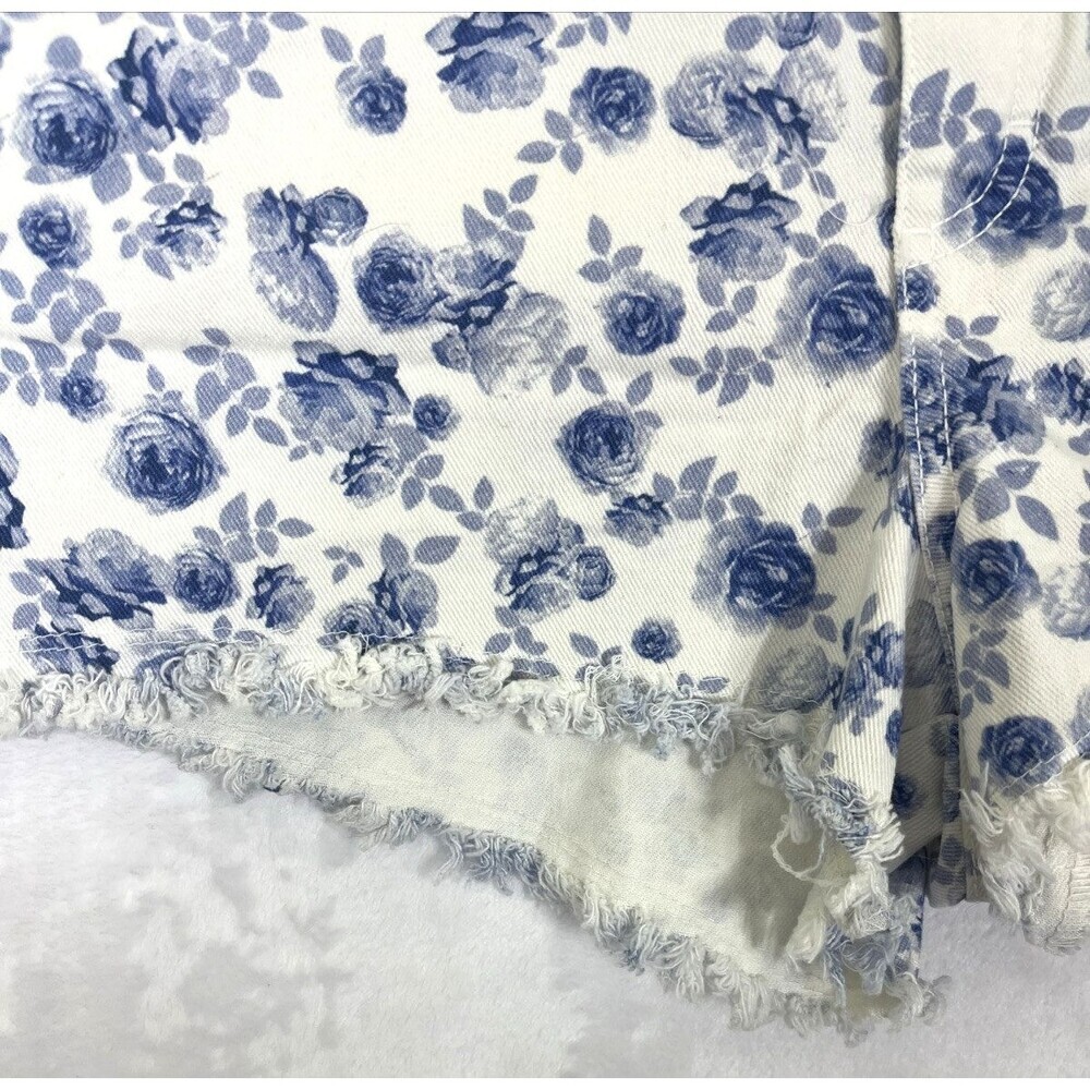 Divided H & M Floral Cut-Off Shorts White with Blue Roses Flowers Size 10 - Picture 2 of 7